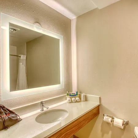 Holiday Inn Express Hotel & Suites Oshkosh - State Route 41 By Ihg Exterior foto